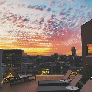 Alex Perry & 4* Brisbane